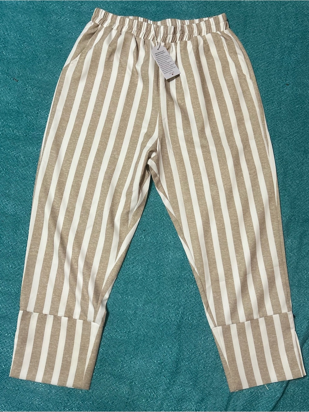 NWT Women’s M Beige & White Striped Wide Leg Pants Elastic Waist With Pockets